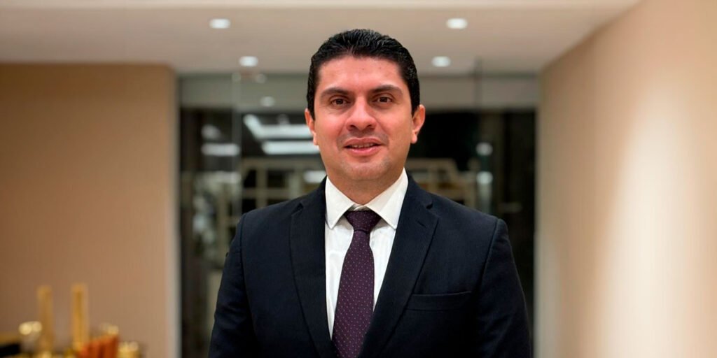 Dr. Angel Valdez Vargas urologo
